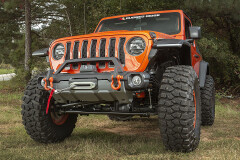 Bara Fata VENATOR STUBBY cu Scut protectie frontal, Placa de Troliu si Overrider pt. 2018+ Jeep Wrangler JL/JLU & Gladiator JT