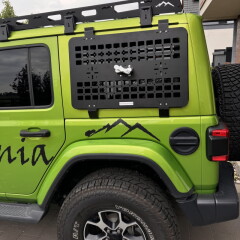 Suport Prindere Wrangler JL/JLU/JT Aplica Laterala Geam Spate (STANGA sau DREAPTA) pentru Canistrele si Cutiile ROTOPAX